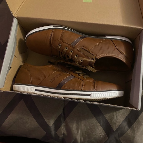 Shoes - Picture 3 of 3